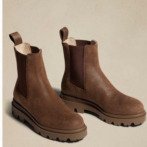 Banana Republic Chelsea Boots